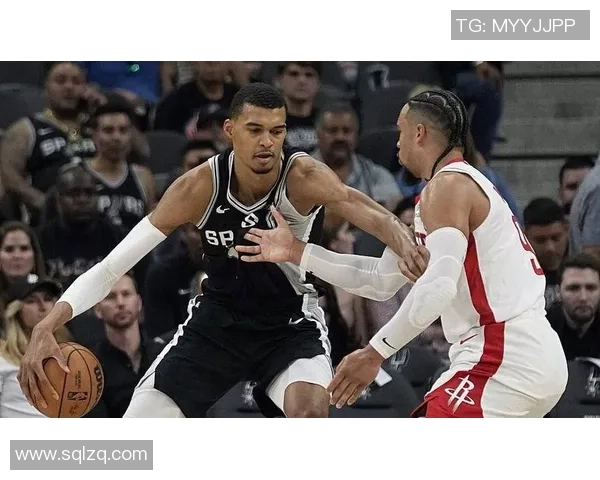 2018年12月1日火箭队与马刺队精彩对决全场录像回放分析